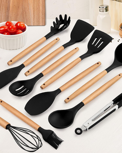 Set di utensili da cucina in silicone ecologico con manici in bambù
