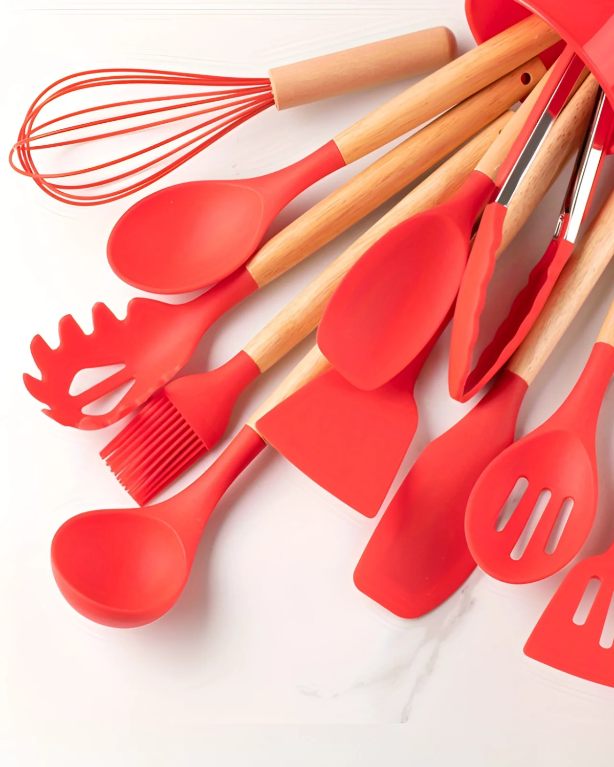 Set di utensili da cucina in silicone ecologico con manici in bambù