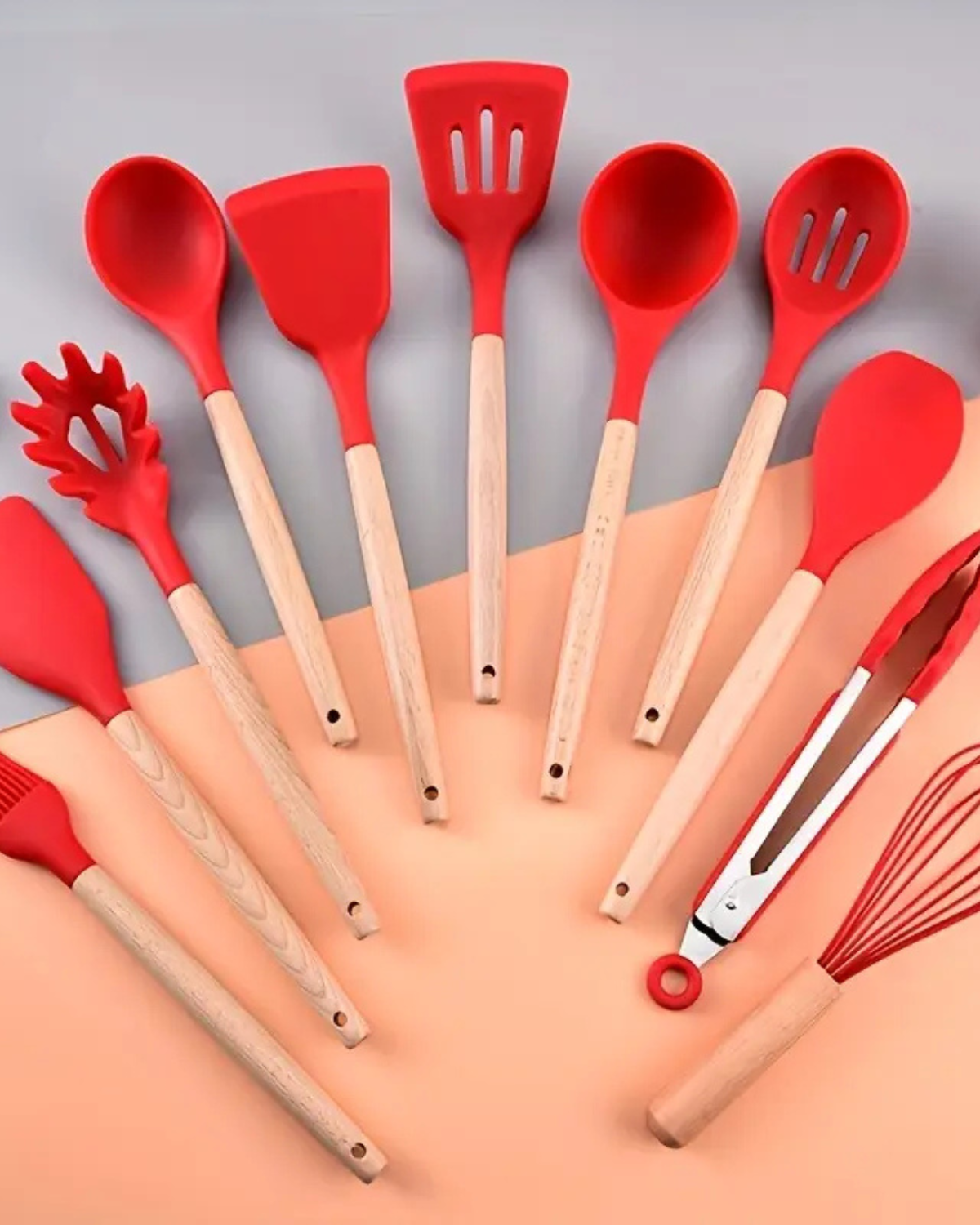 Set di utensili da cucina in silicone ecologico con manici in bambù