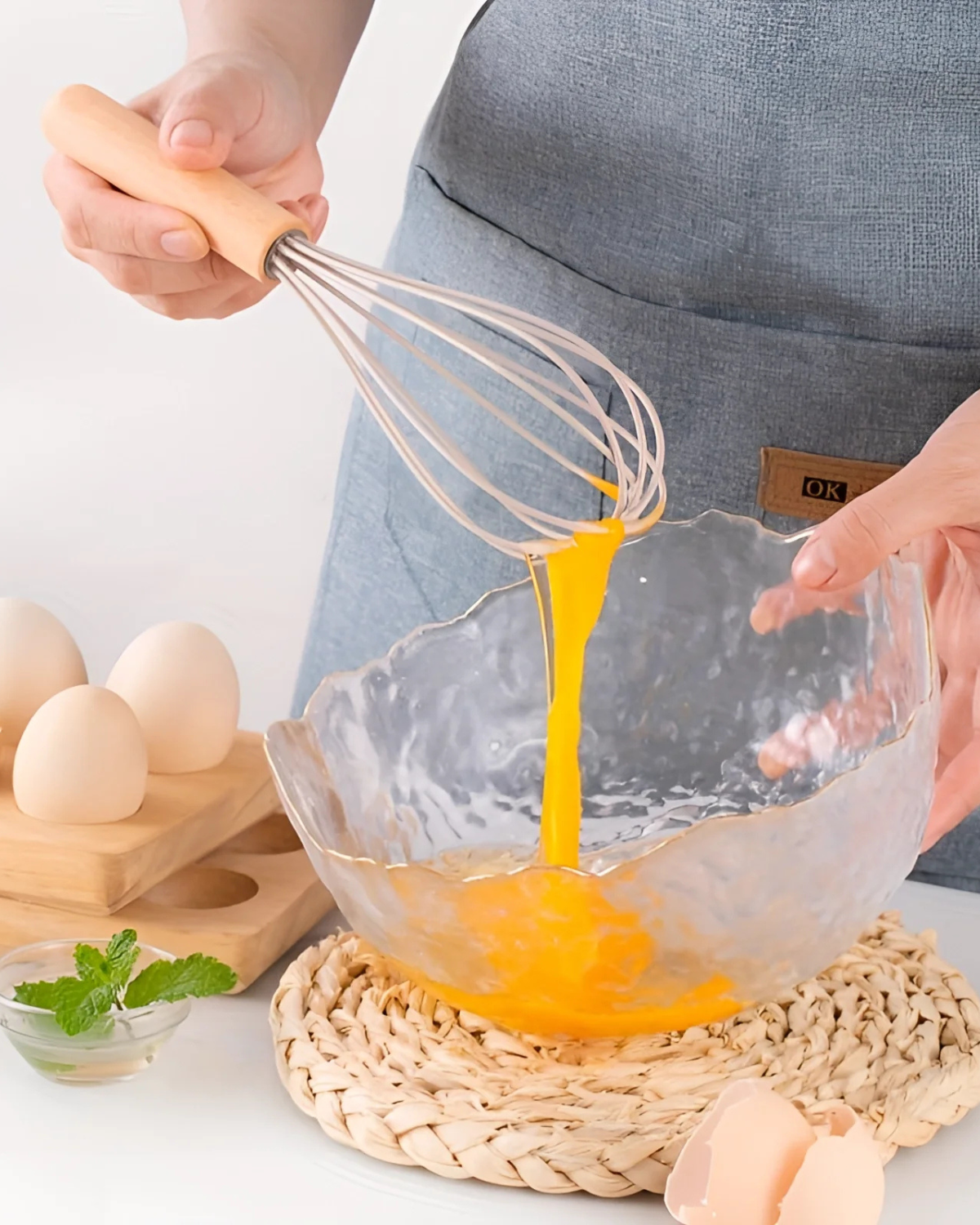 Set di utensili da cucina in silicone ecologico con manici in bambù