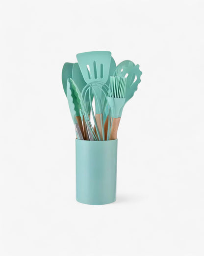 Set di utensili da cucina in silicone ecologico con manici in bambù